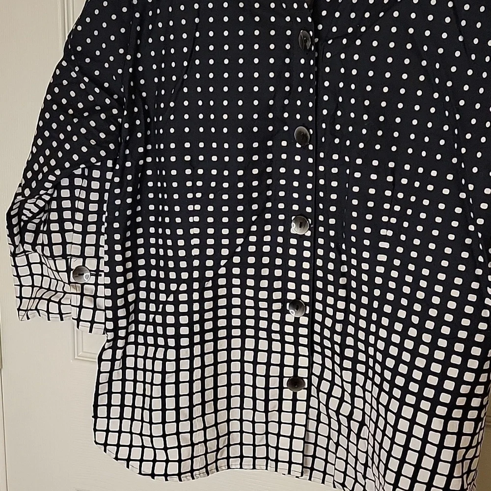 Westbound Woman Wrinkle Free Blouse 16W Black White Dots Squares button up